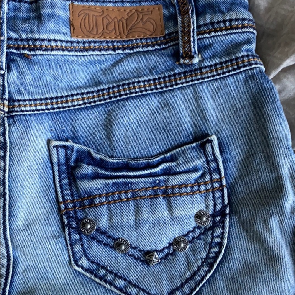 Denim shorts - Picture 5 of 7